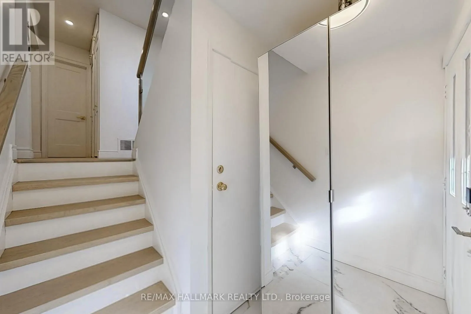 6 WILES COURT