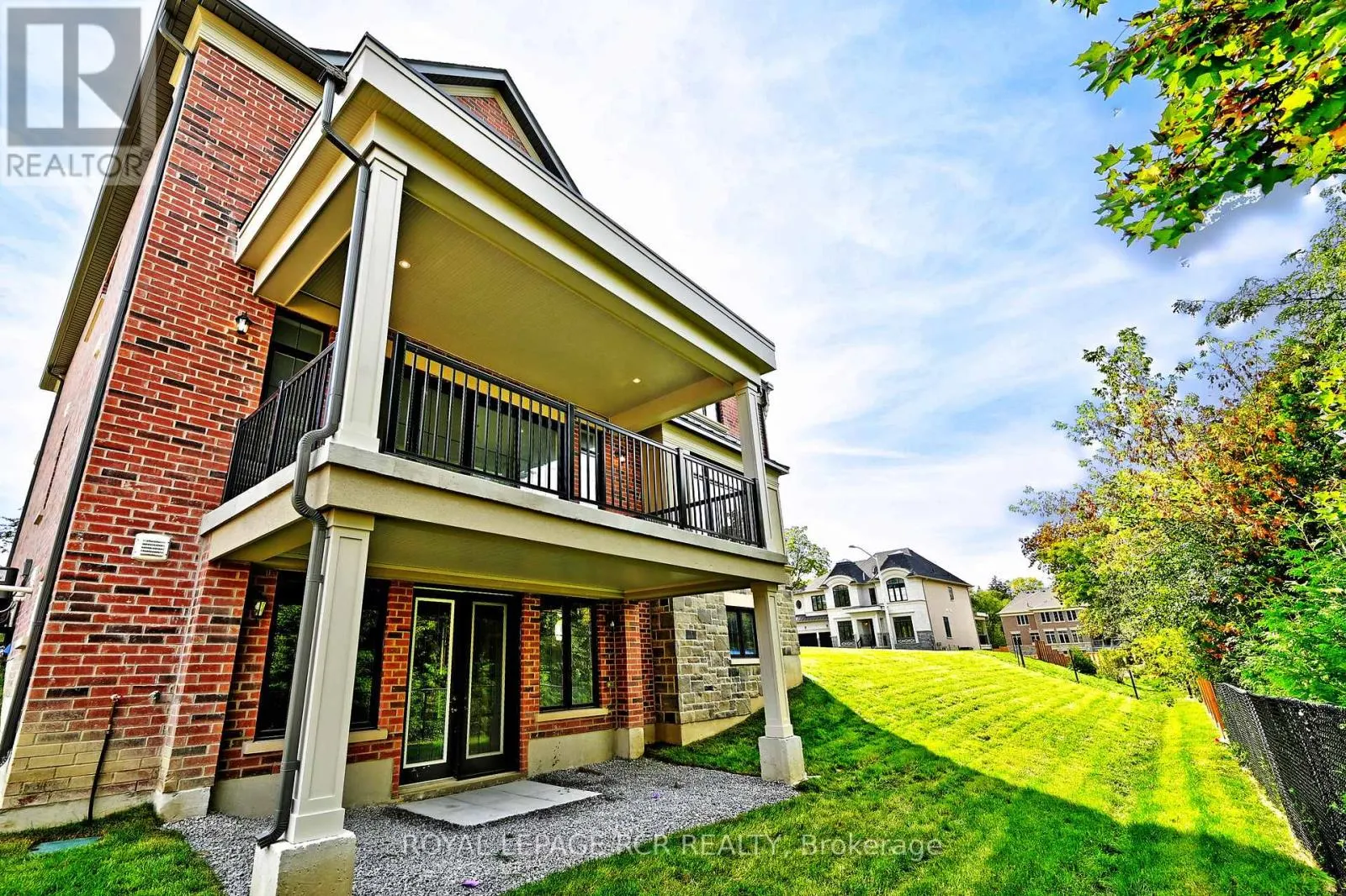 10 WILLIAM HEATH COURT