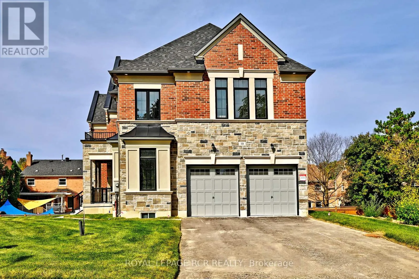 10 WILLIAM HEATH COURT
