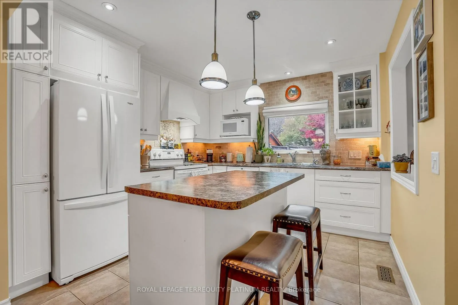 30 VANESSA ROAD