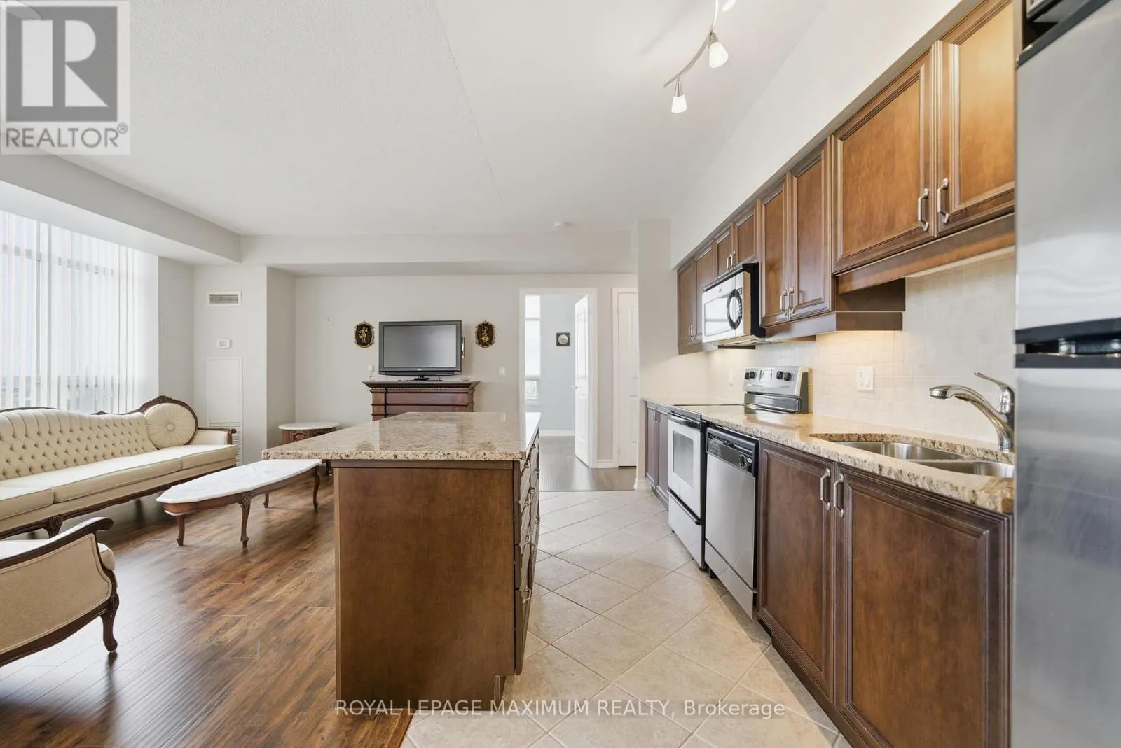 714 - 9225 JANE STREET