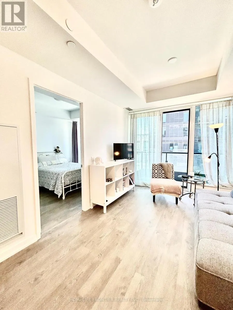 623E - 8868 YONGE STREET