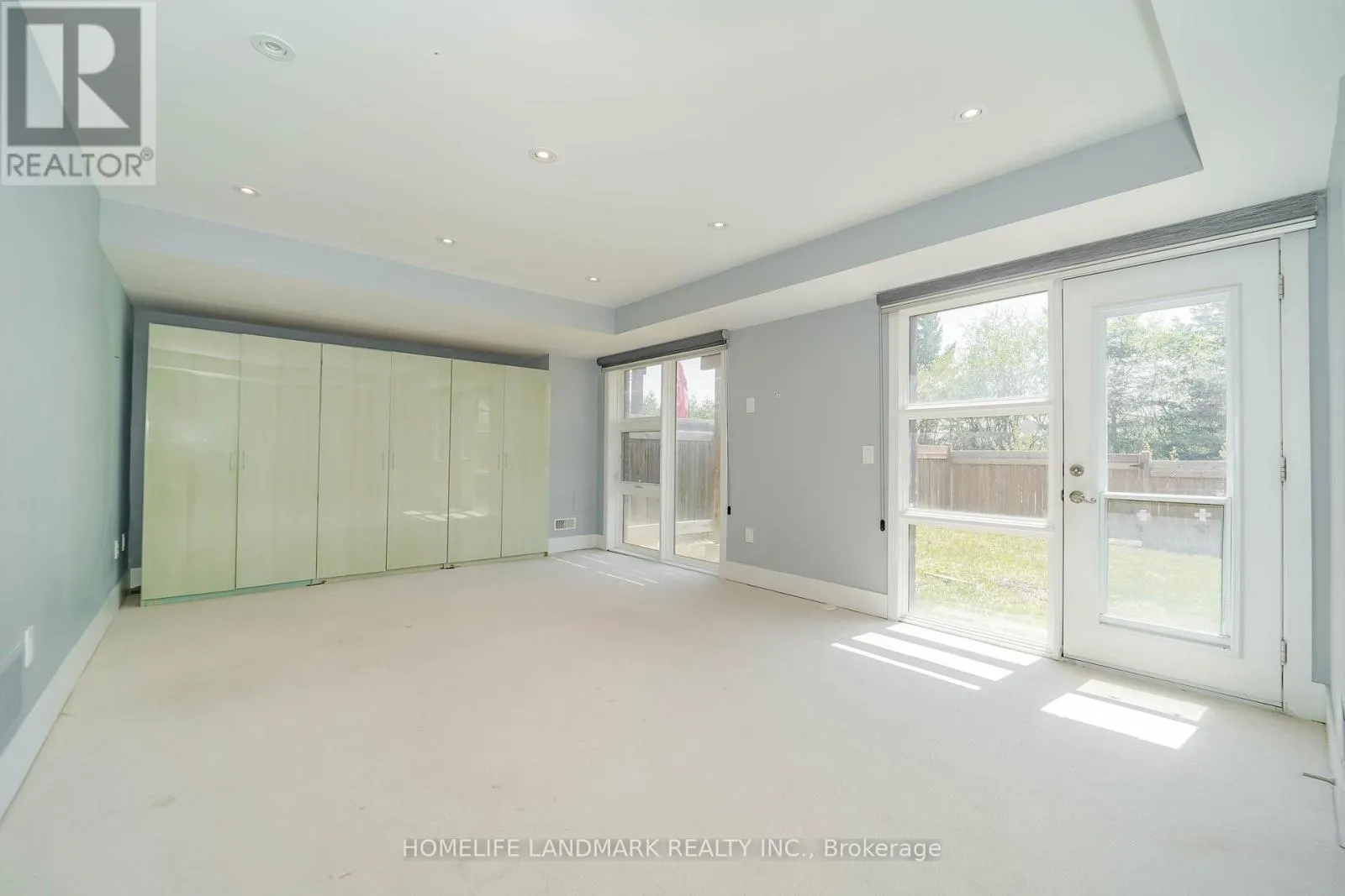 8 CRESTRIDGE DRIVE