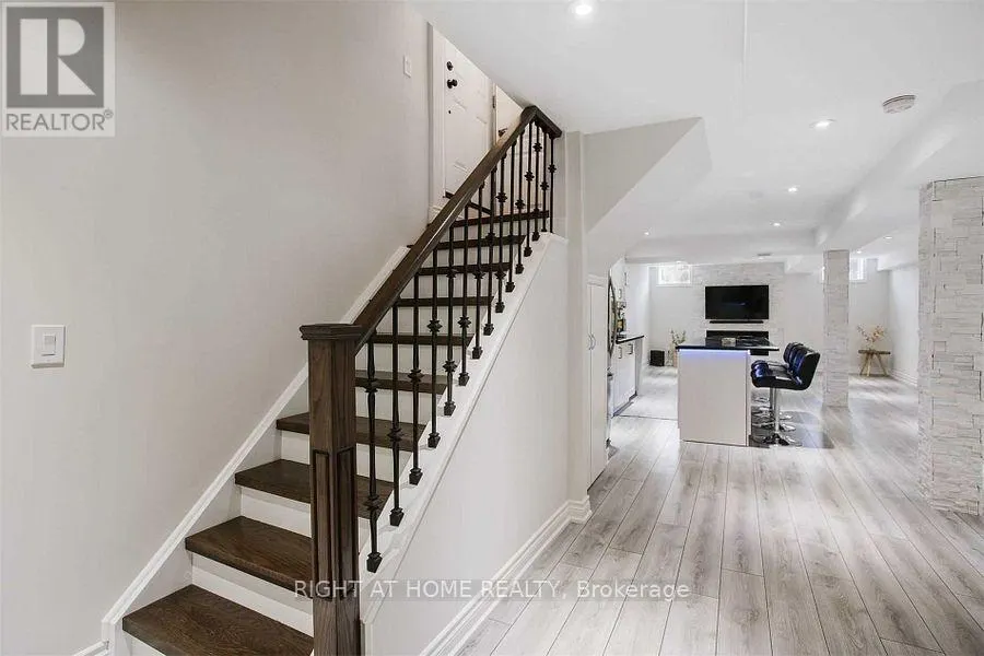 110 THATCHER CRESCENT