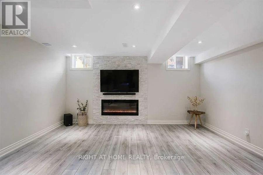 110 THATCHER CRESCENT