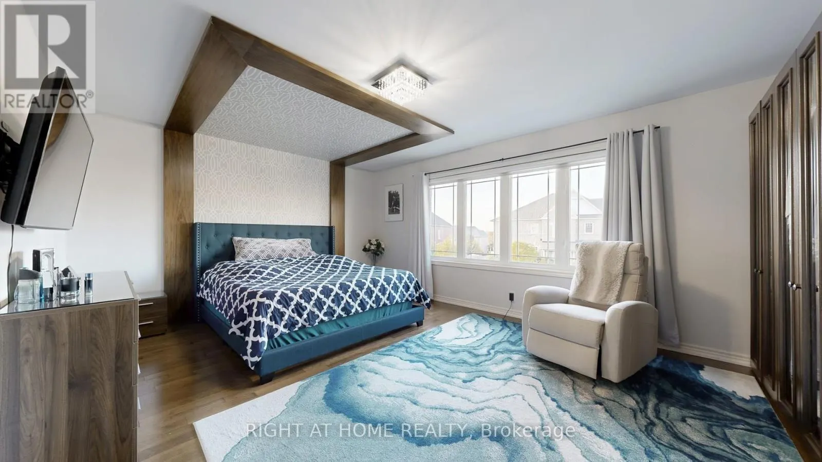 110 THATCHER CRESCENT