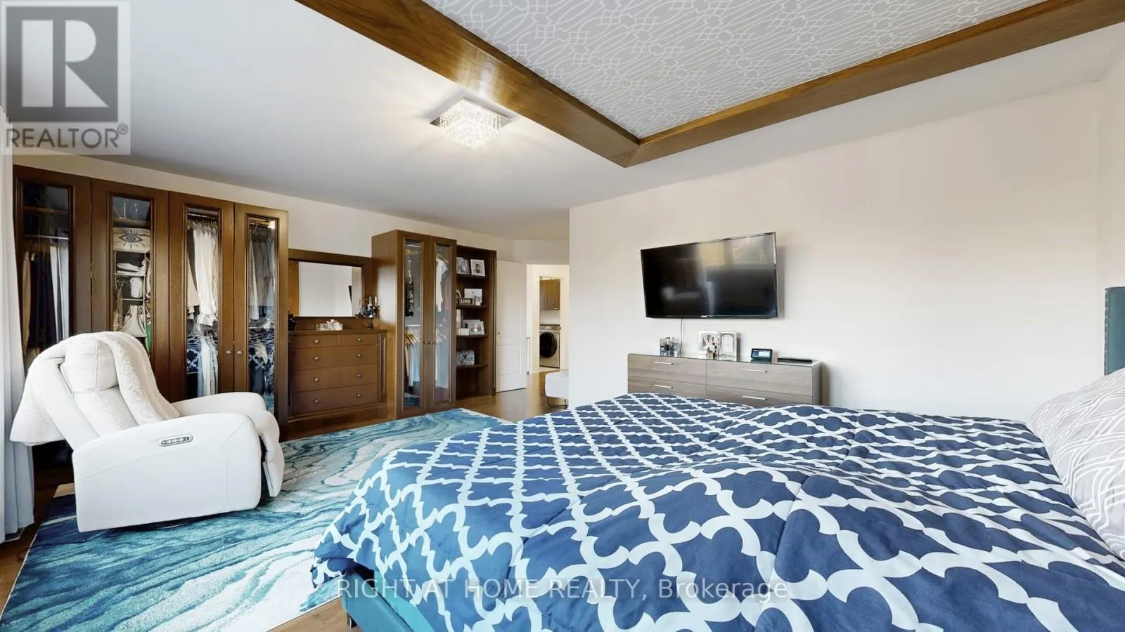 110 THATCHER CRESCENT