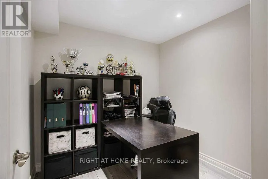 110 THATCHER CRESCENT