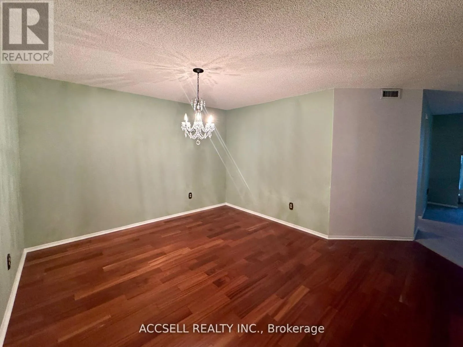 522 - 25 AUSTIN DRIVE