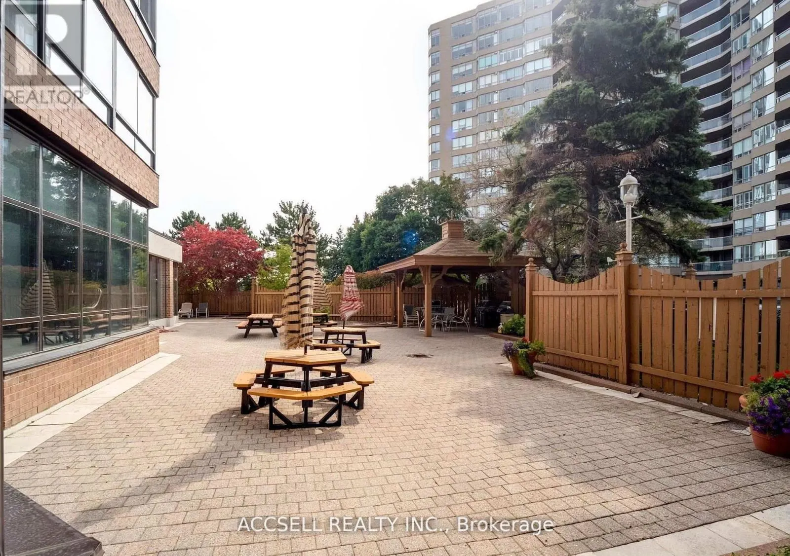 522 - 25 AUSTIN DRIVE