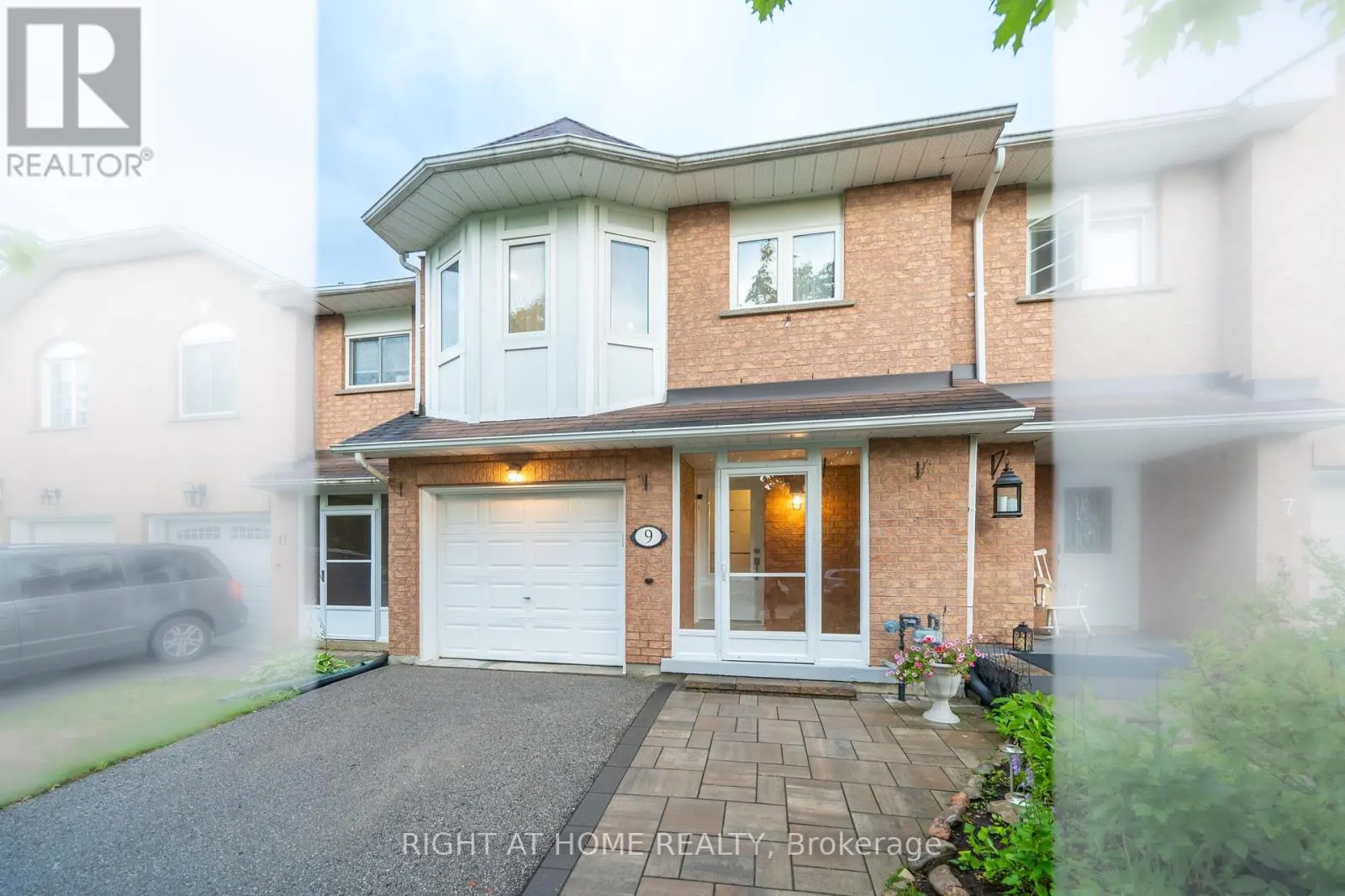 9 ROYAL CEDAR COURT