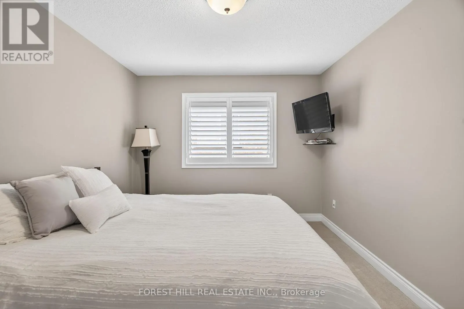 10 MENDEL CRESCENT