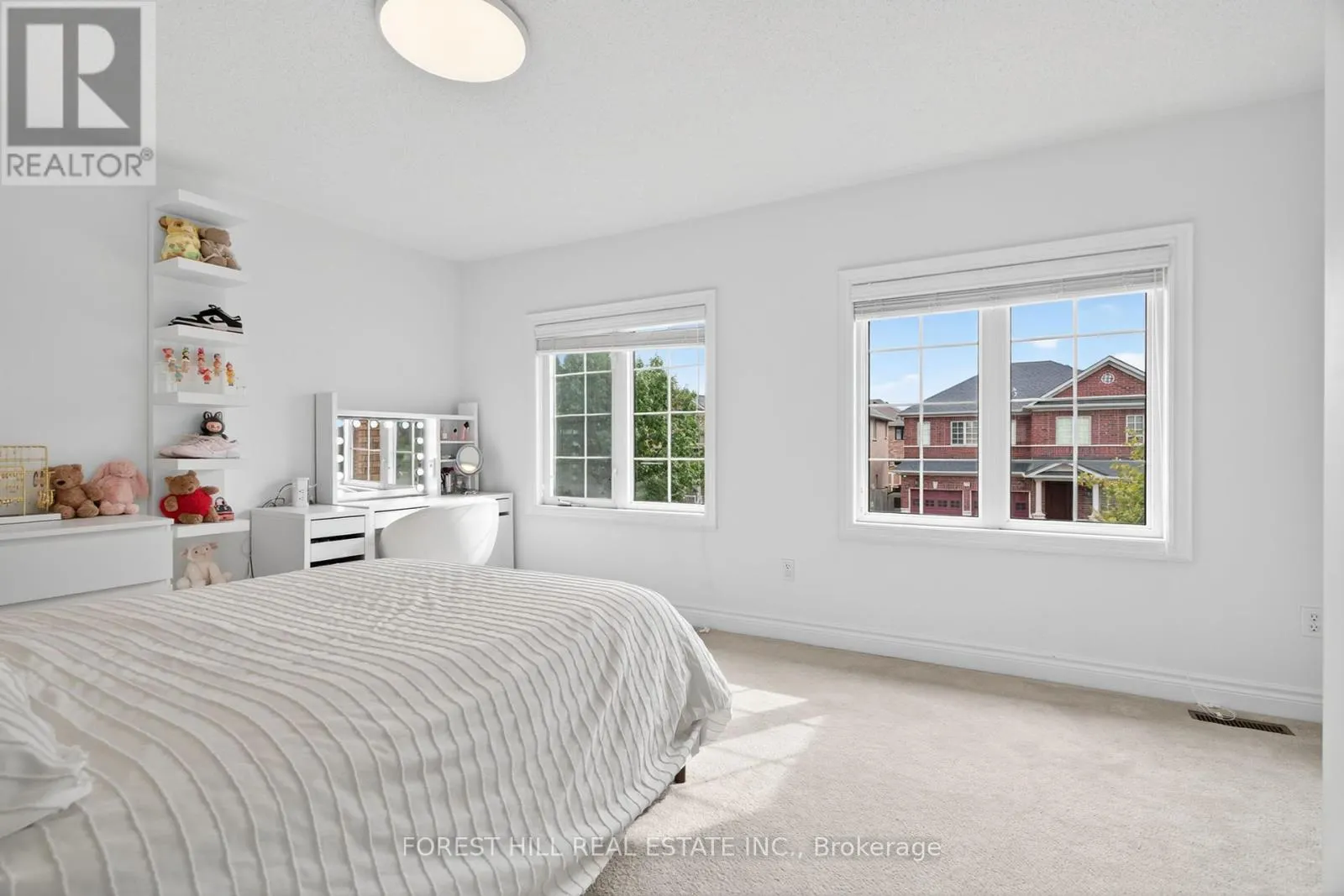 10 MENDEL CRESCENT