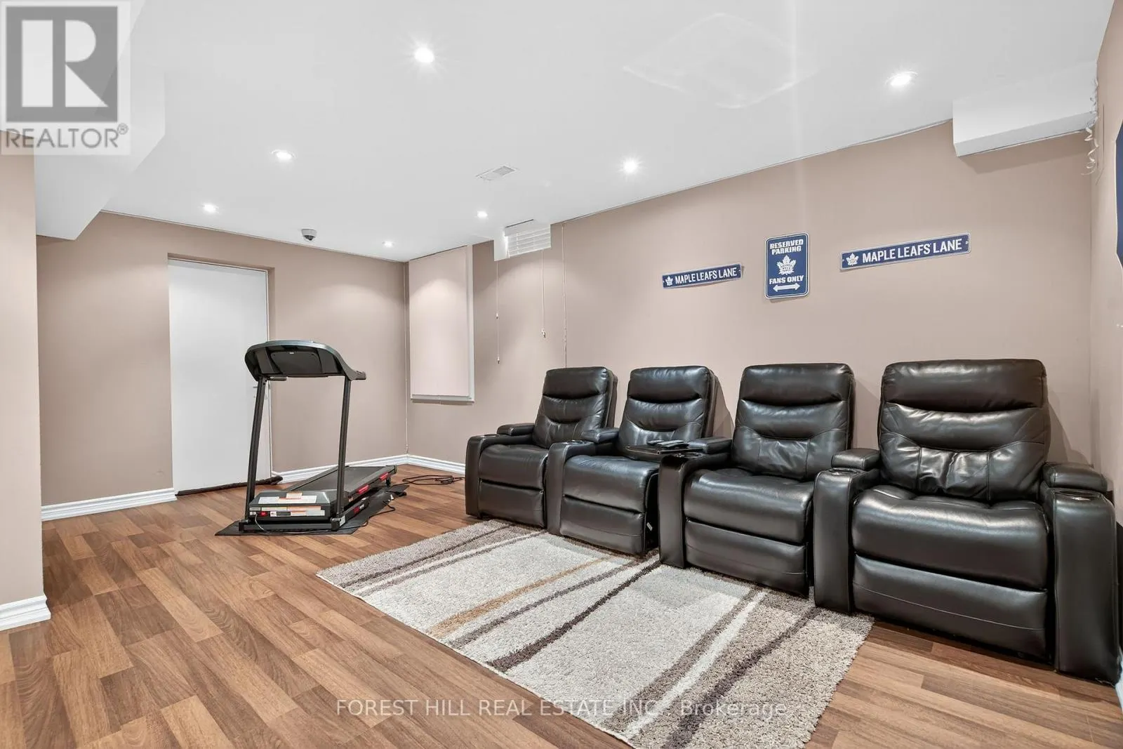 10 MENDEL CRESCENT