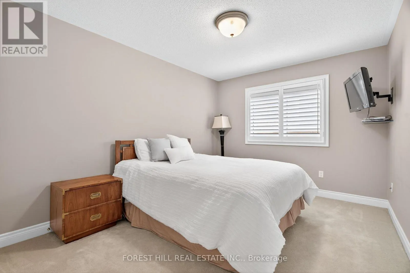 10 MENDEL CRESCENT