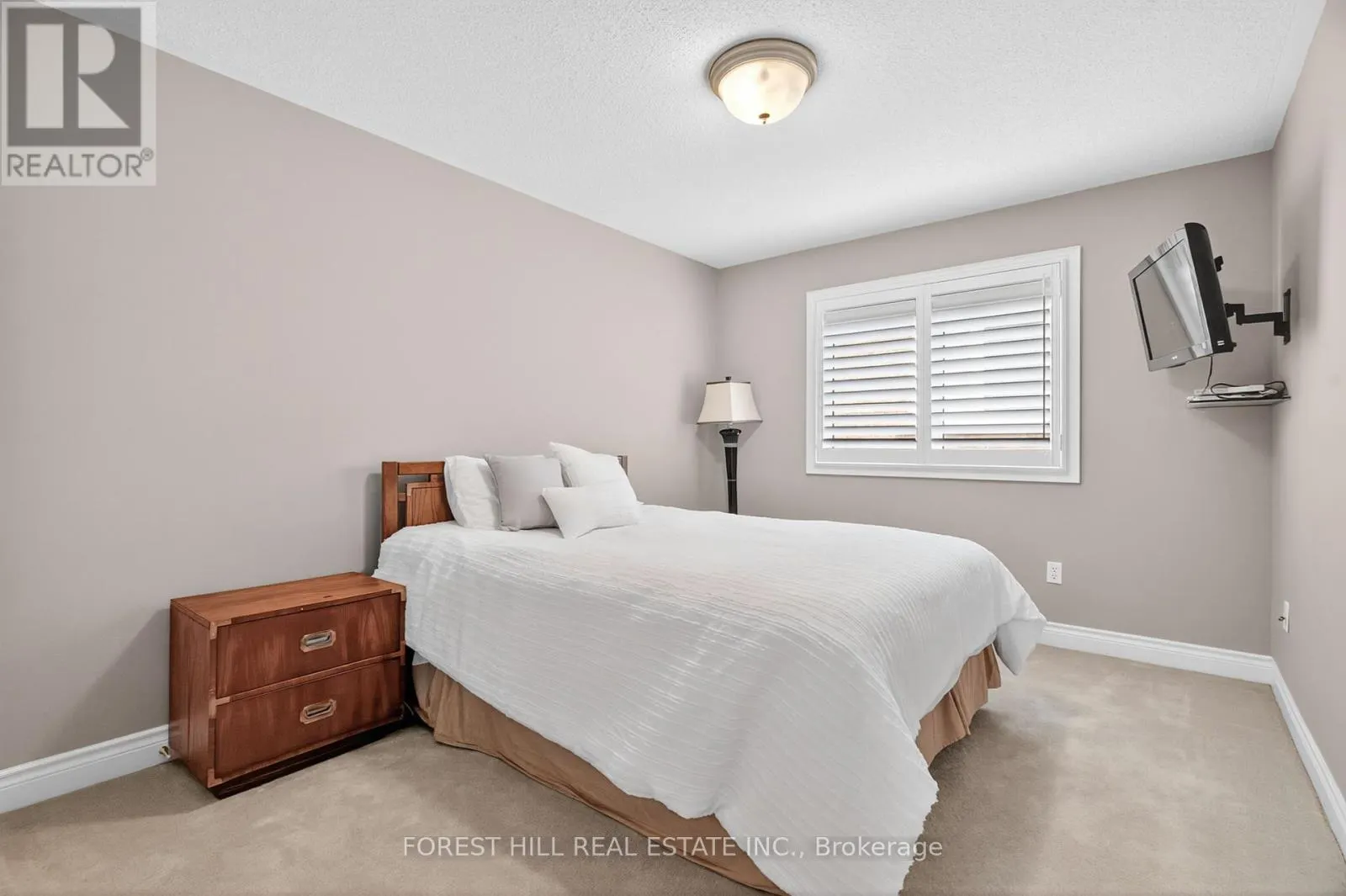 10 MENDEL CRESCENT