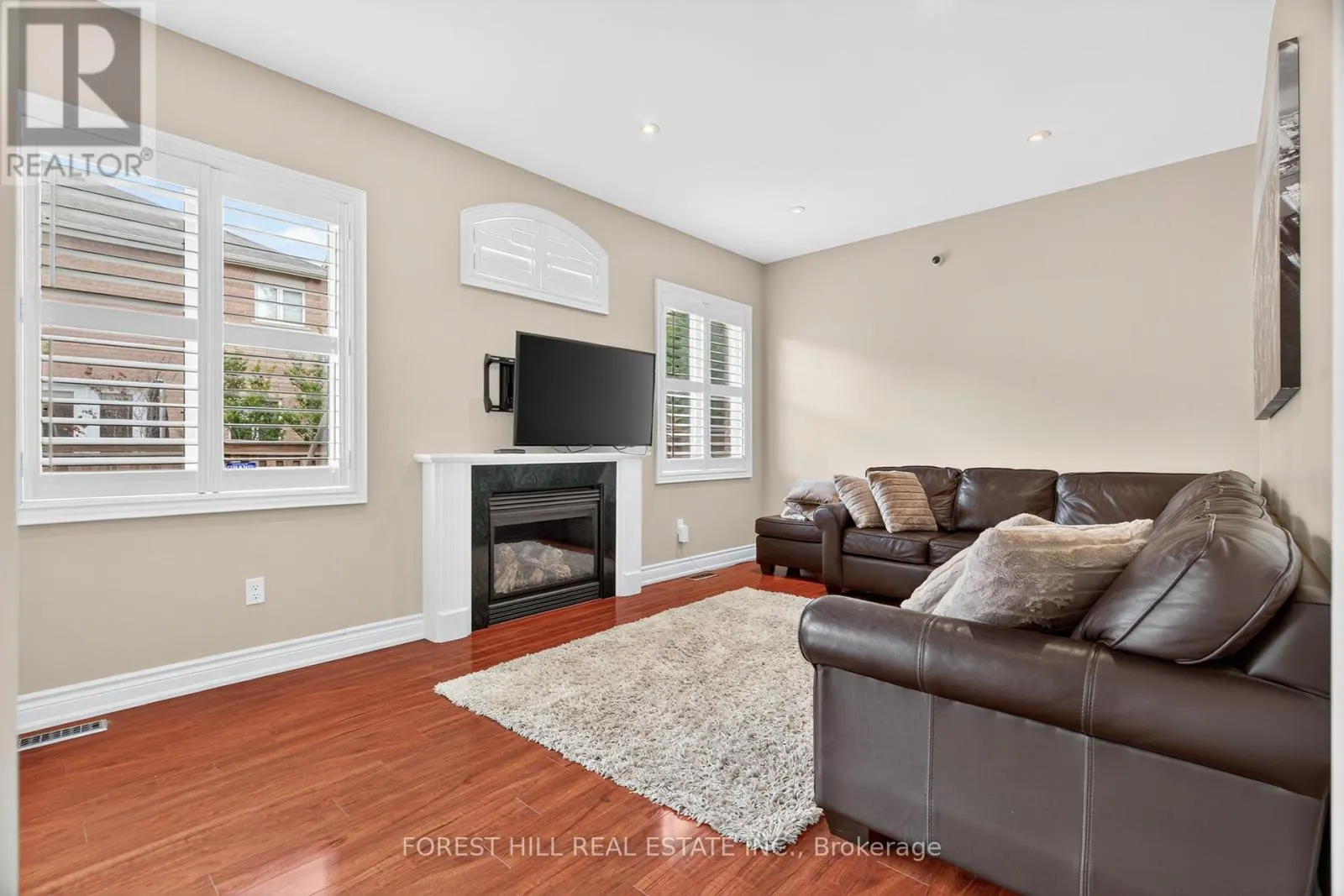 10 MENDEL CRESCENT