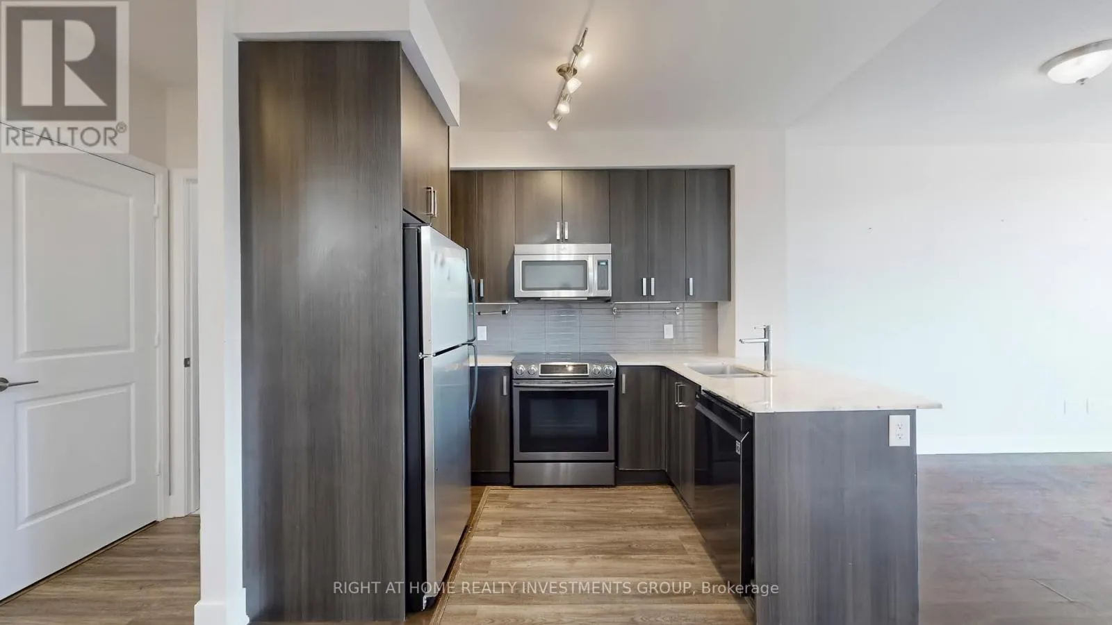 430 - 7608 YONGE STREET