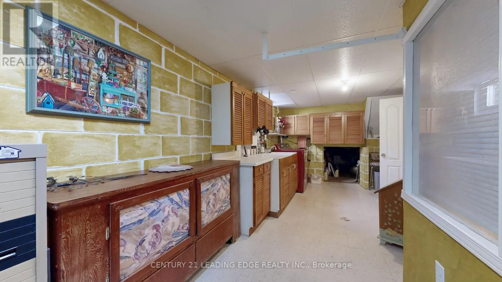 36 SHERWOOD FOREST DRIVE