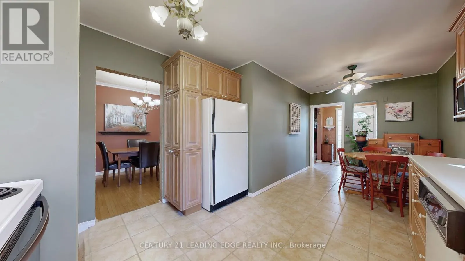 36 SHERWOOD FOREST DRIVE