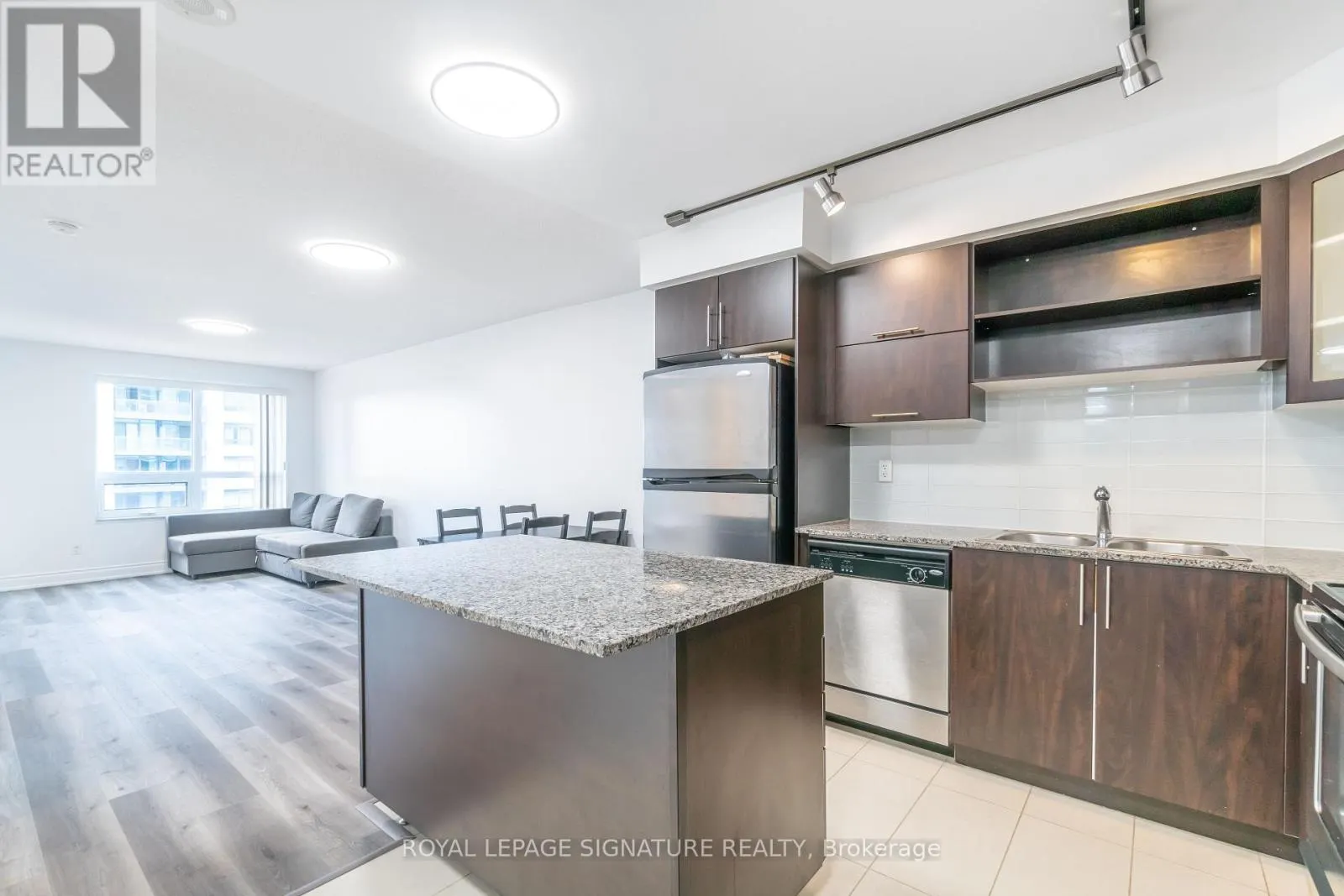 809 - 60 SOUTH TOWN CENTRE BOULEVARD