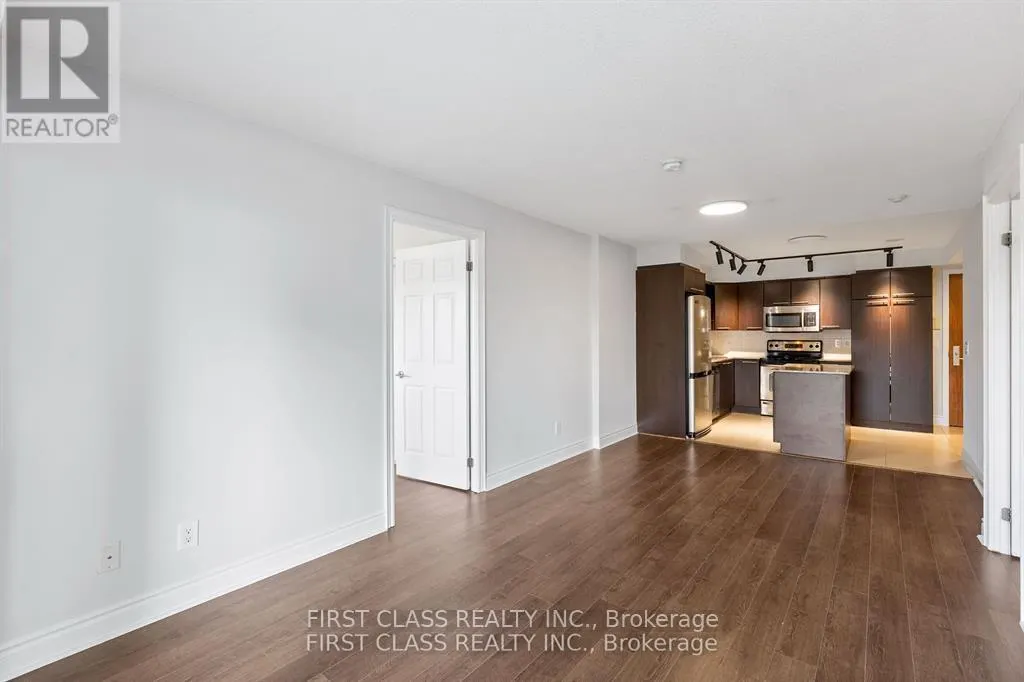 805 - 37 GALLERIA PARKWAY