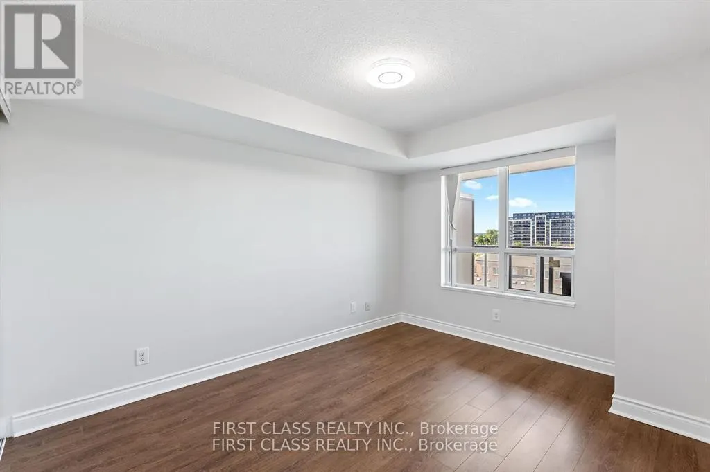805 - 37 GALLERIA PARKWAY