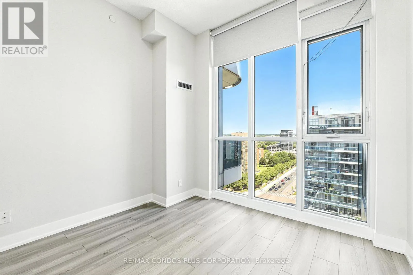 LPH15 - 9471 YONGE STREET