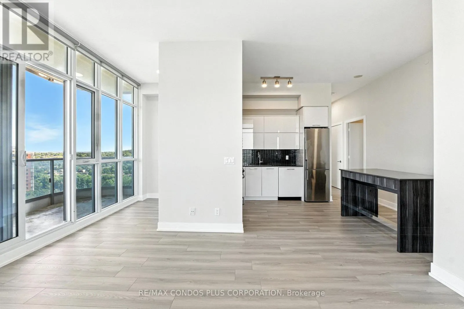 LPH15 - 9471 YONGE STREET
