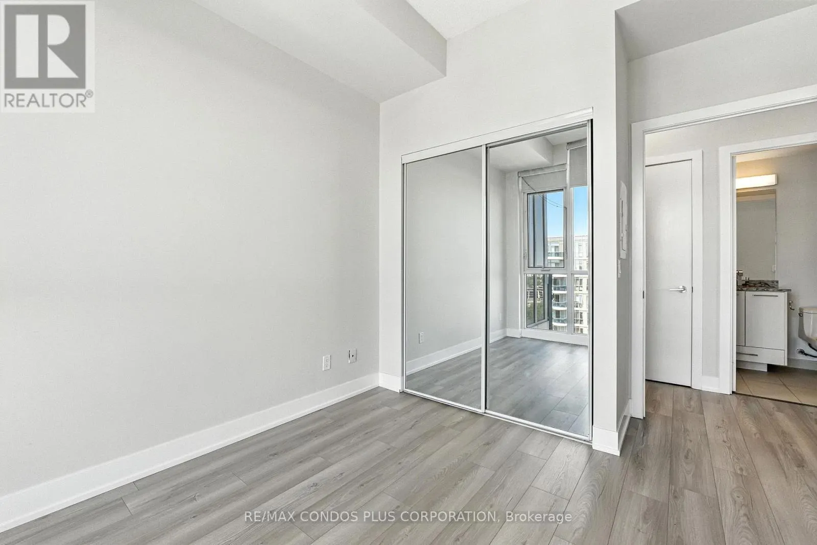 LPH15 - 9471 YONGE STREET