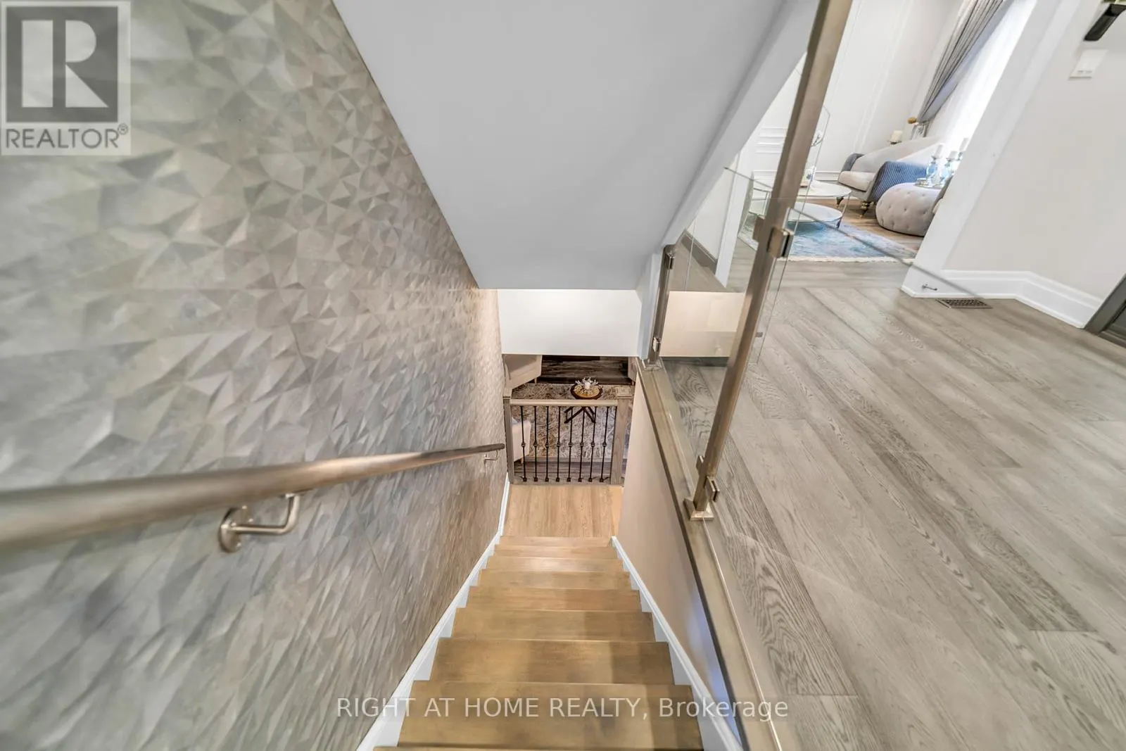 234 HEMLOCK DRIVE