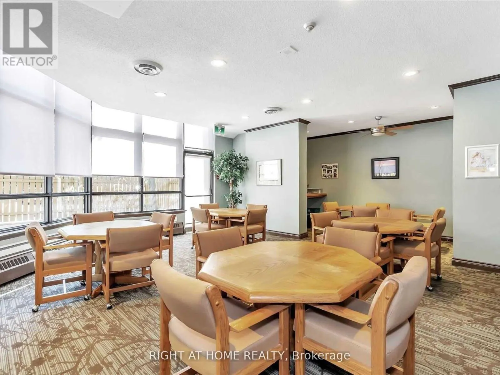 1123 - 25 AUSTIN DRIVE