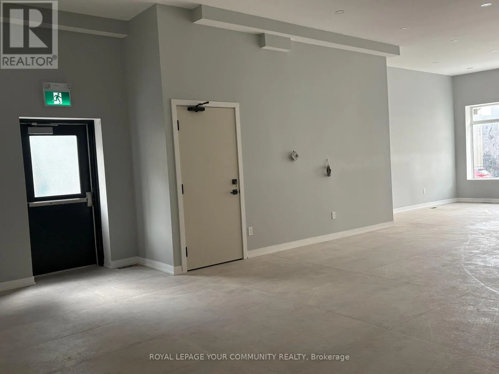 MAIN - 9 WELLINGTON STREET E