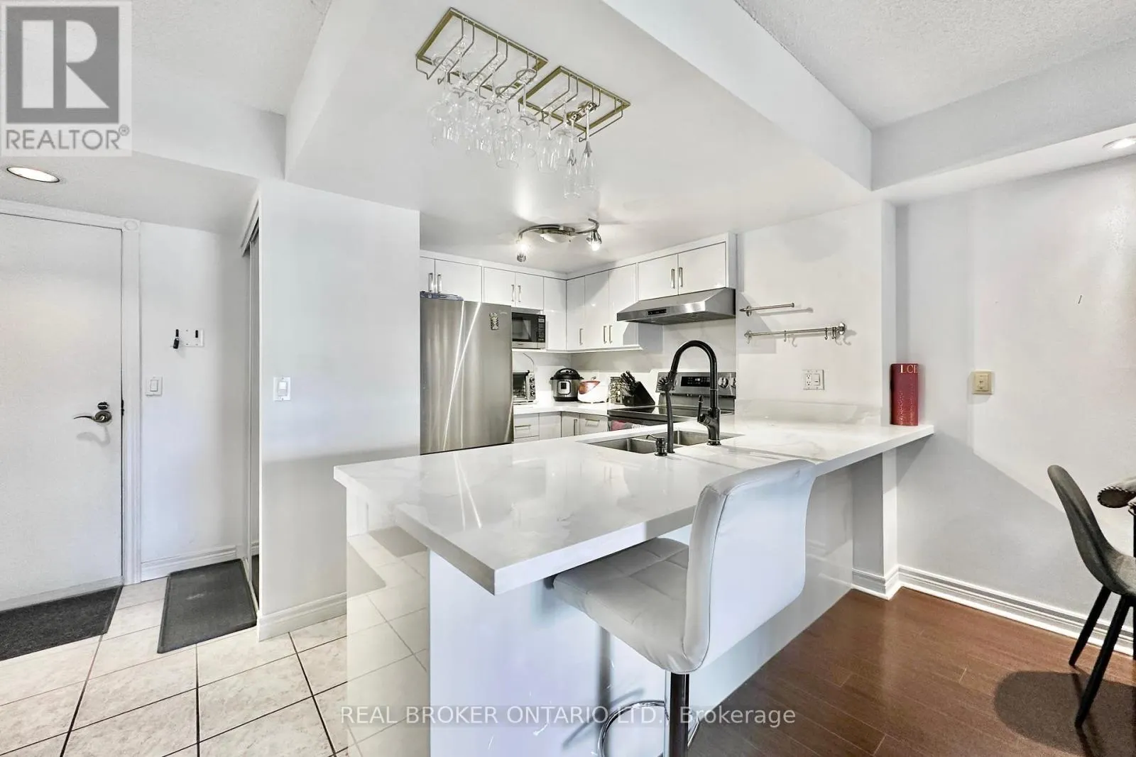 206 - 135 POND DRIVE