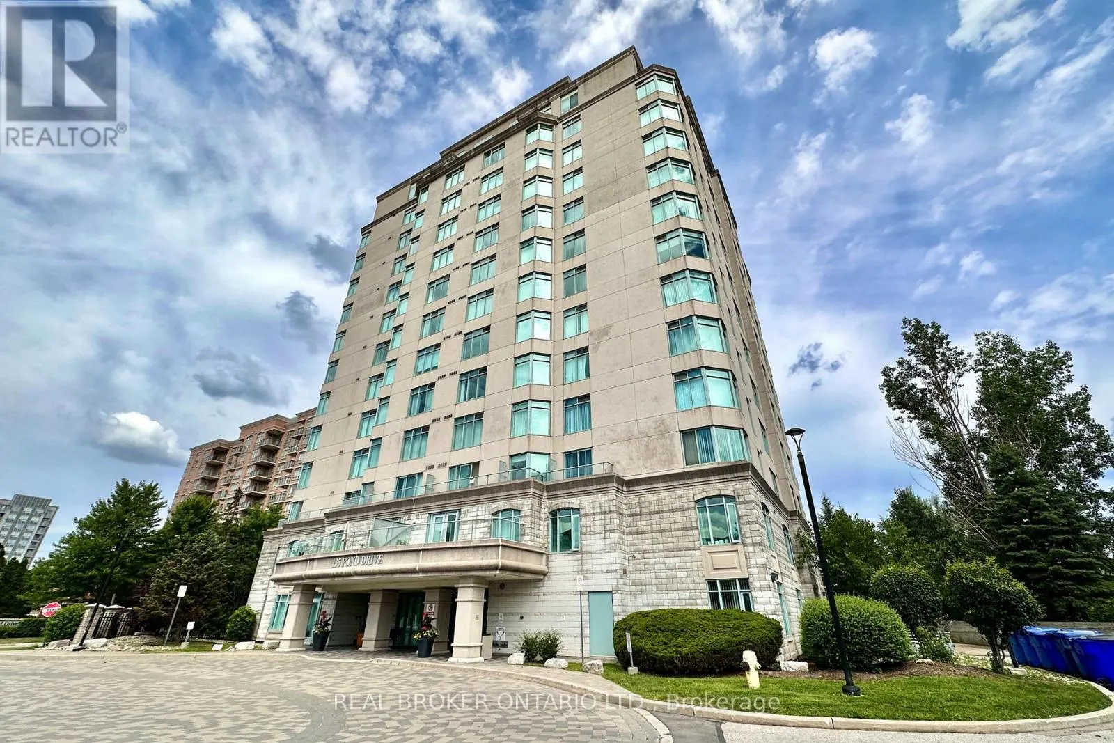 206 - 135 POND DRIVE