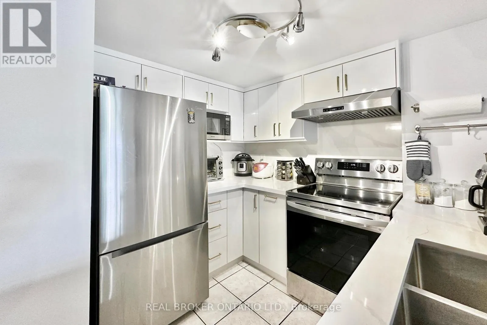 206 - 135 POND DRIVE