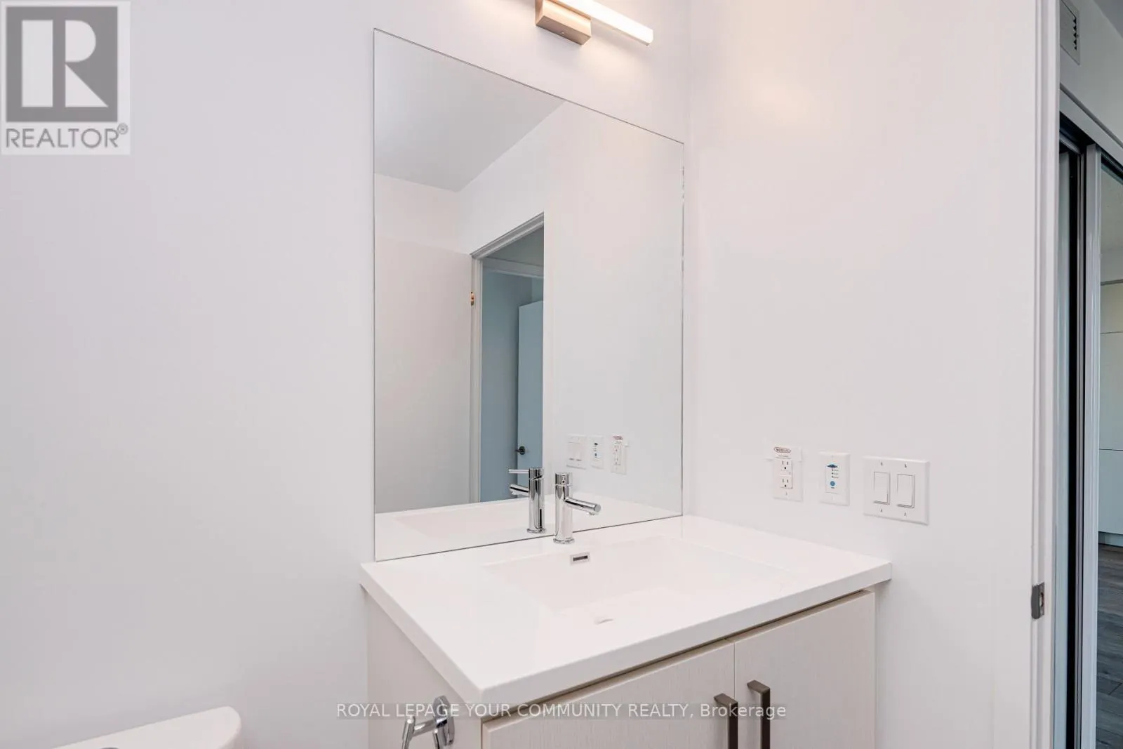 1801 - 38 HONEYCRISP CRESCENT