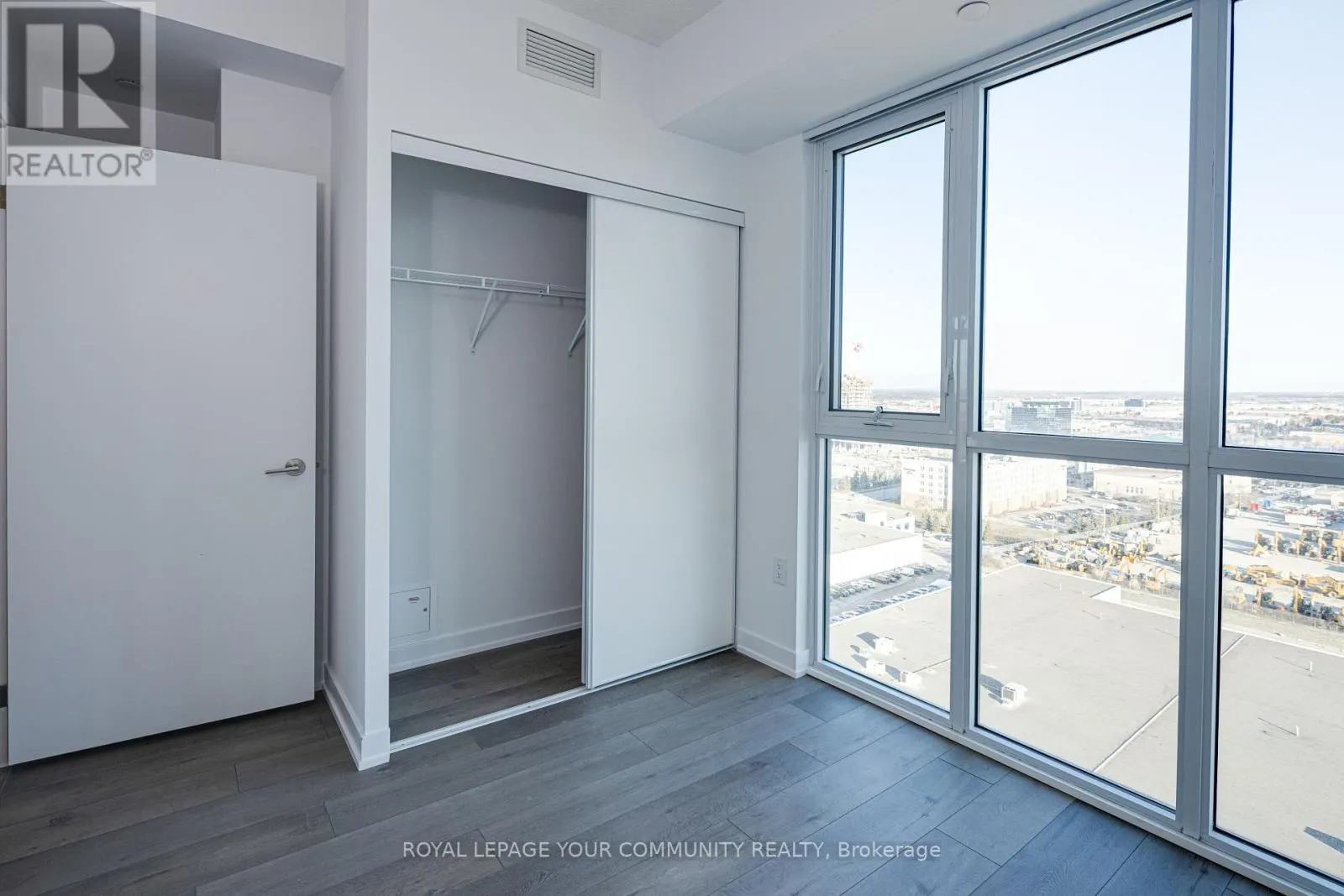 1801 - 38 HONEYCRISP CRESCENT