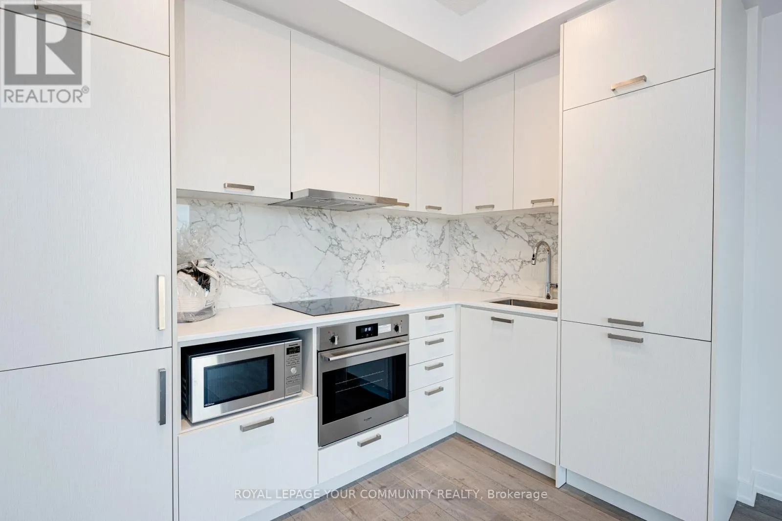 1801 - 38 HONEYCRISP CRESCENT