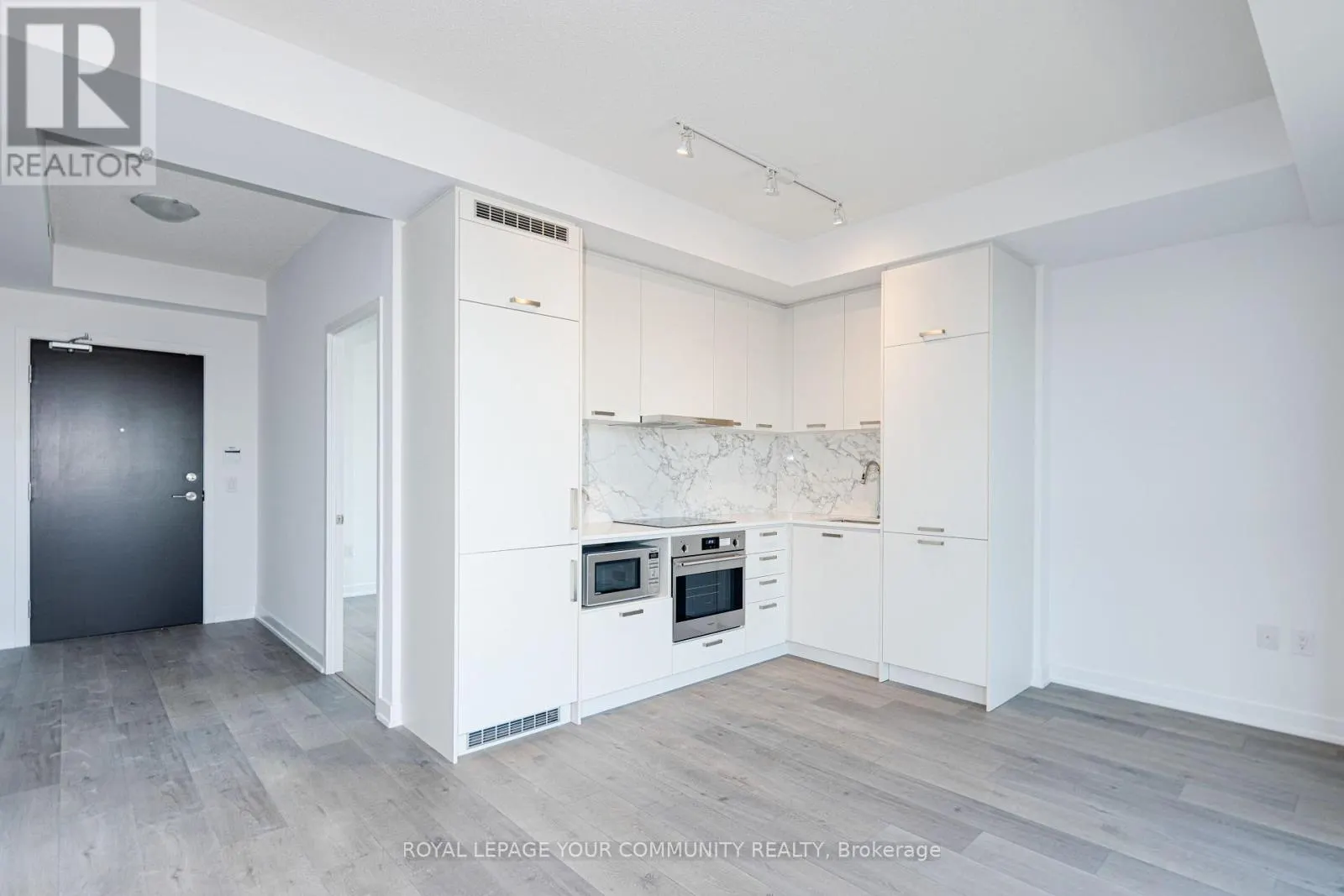 1801 - 38 HONEYCRISP CRESCENT