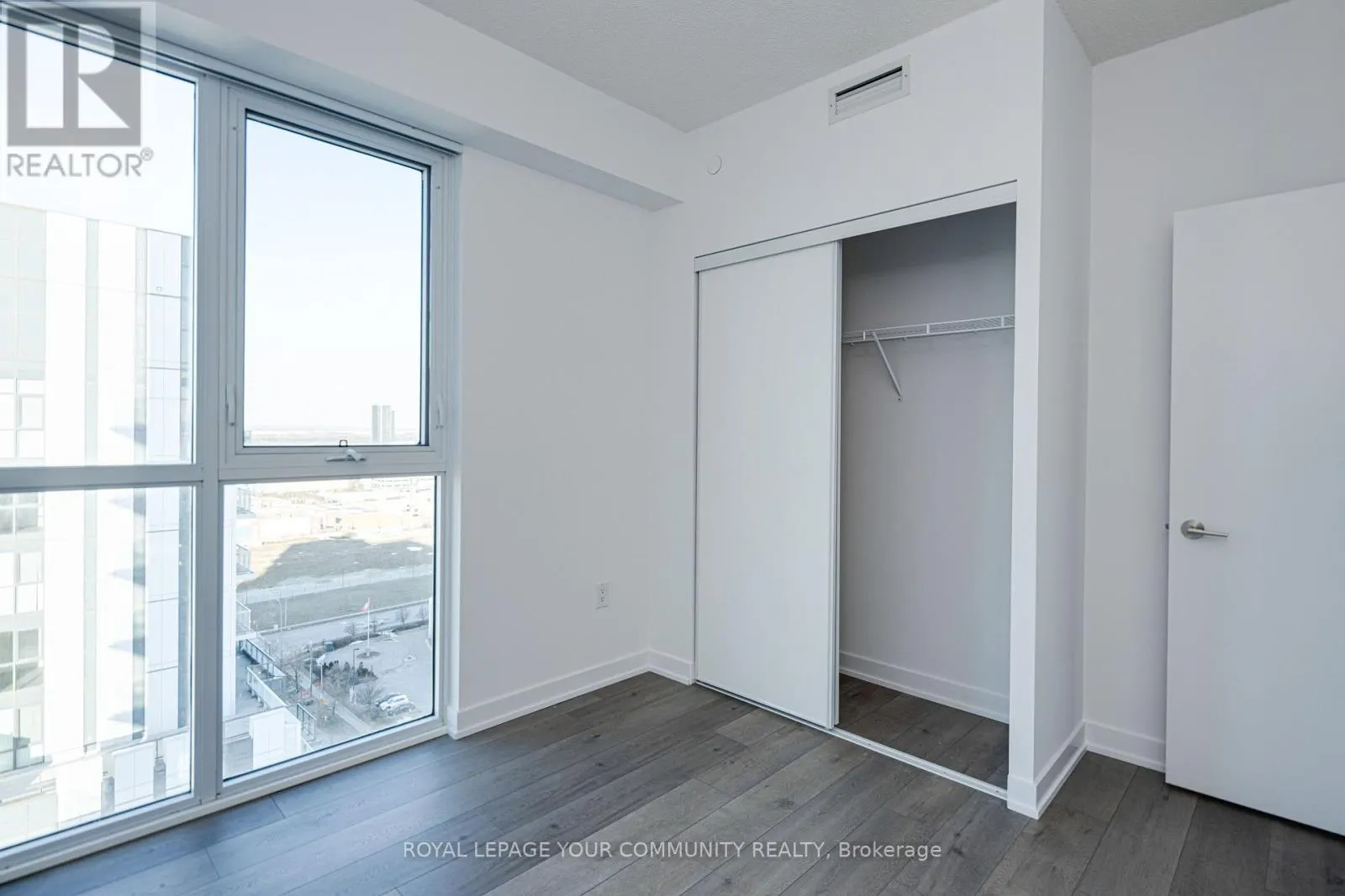 1801 - 38 HONEYCRISP CRESCENT