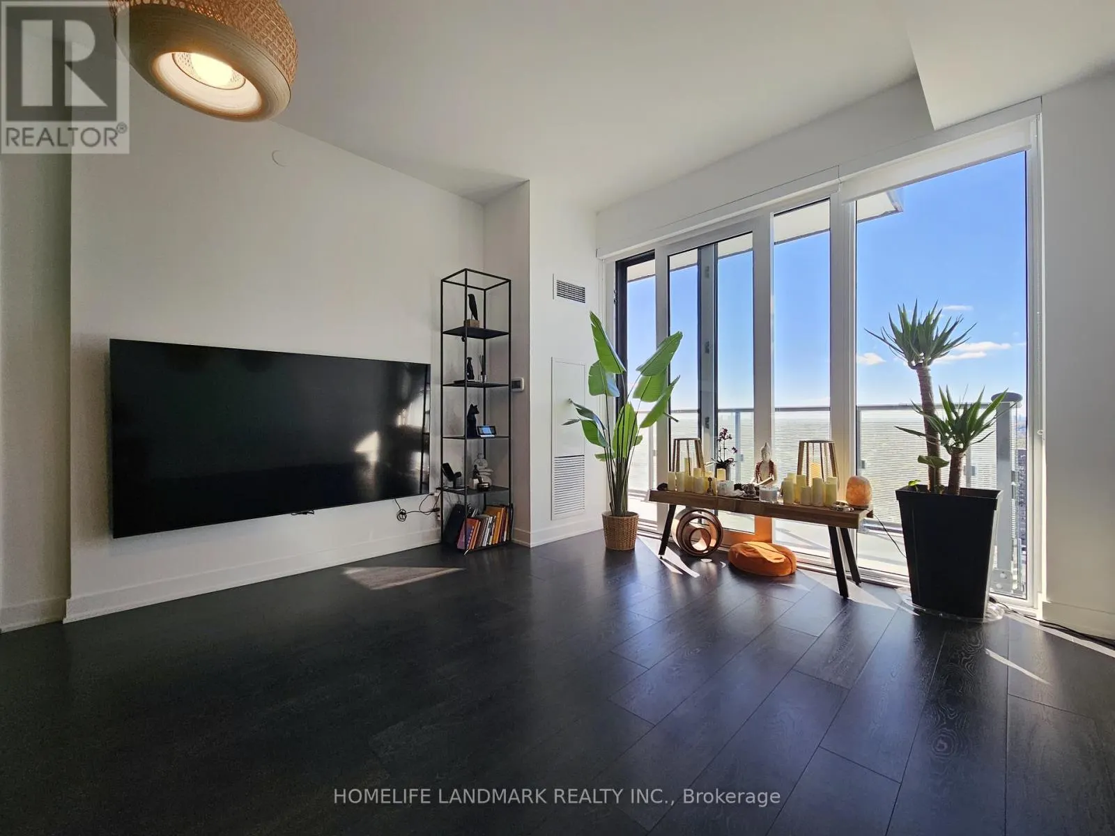 2611 - 105 ONEDIA CRESCENT
