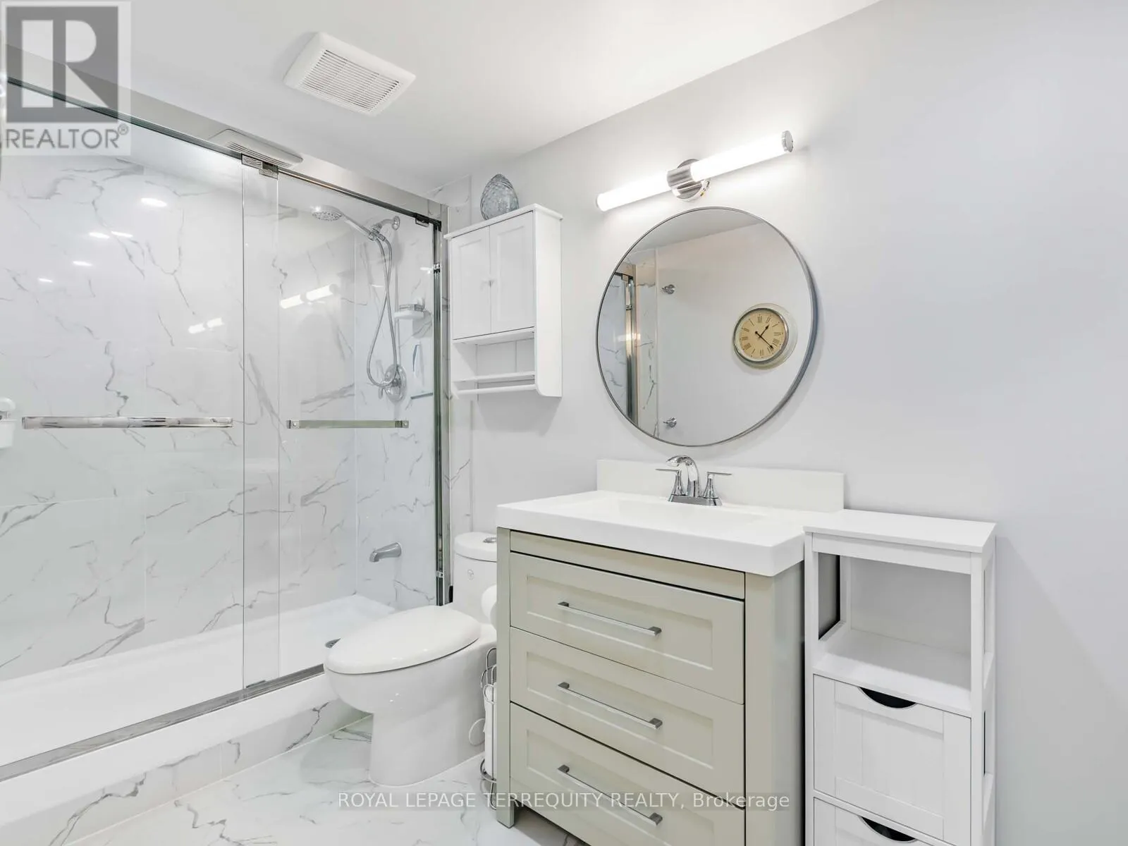 203 - 326 MAJOR MACKENZIE DRIVE E