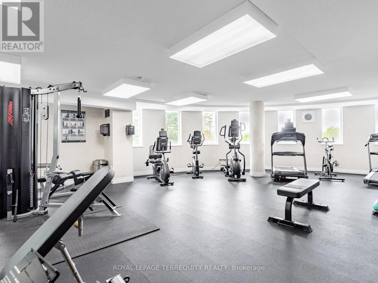203 - 326 MAJOR MACKENZIE DRIVE E