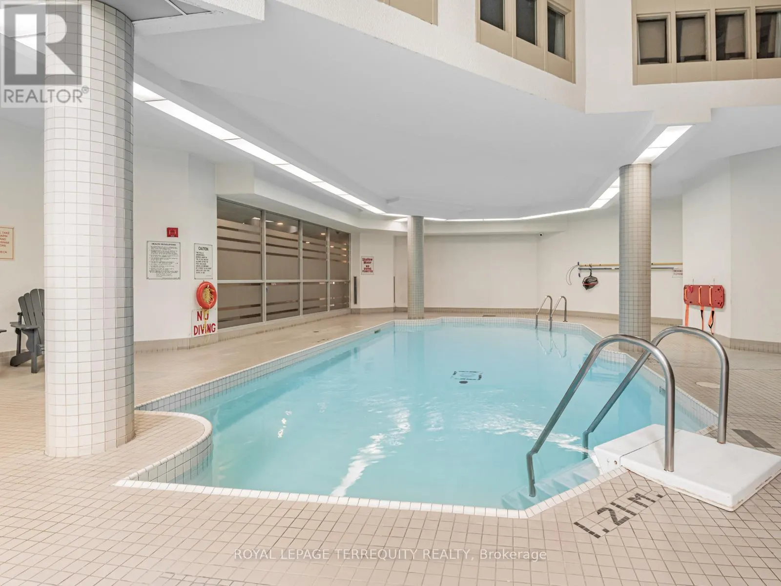 203 - 326 MAJOR MACKENZIE DRIVE E