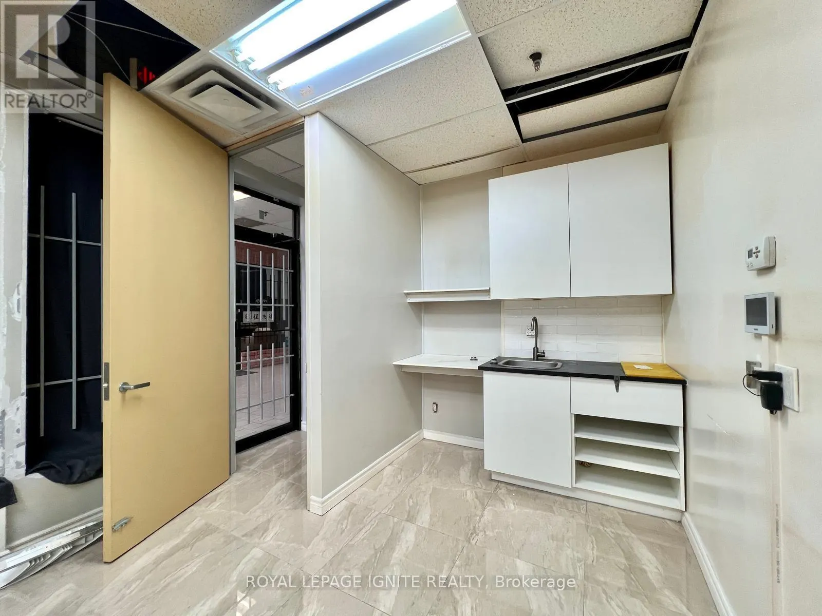 3 - 80 TRAVAIL ROAD
