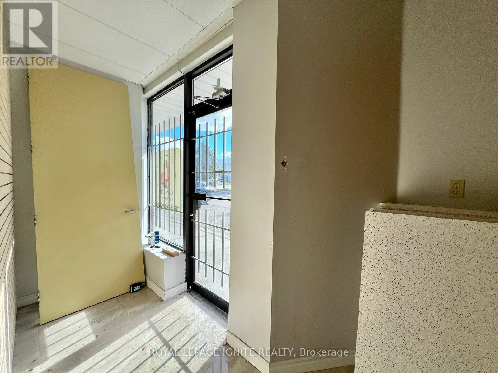 3 - 80 TRAVAIL ROAD