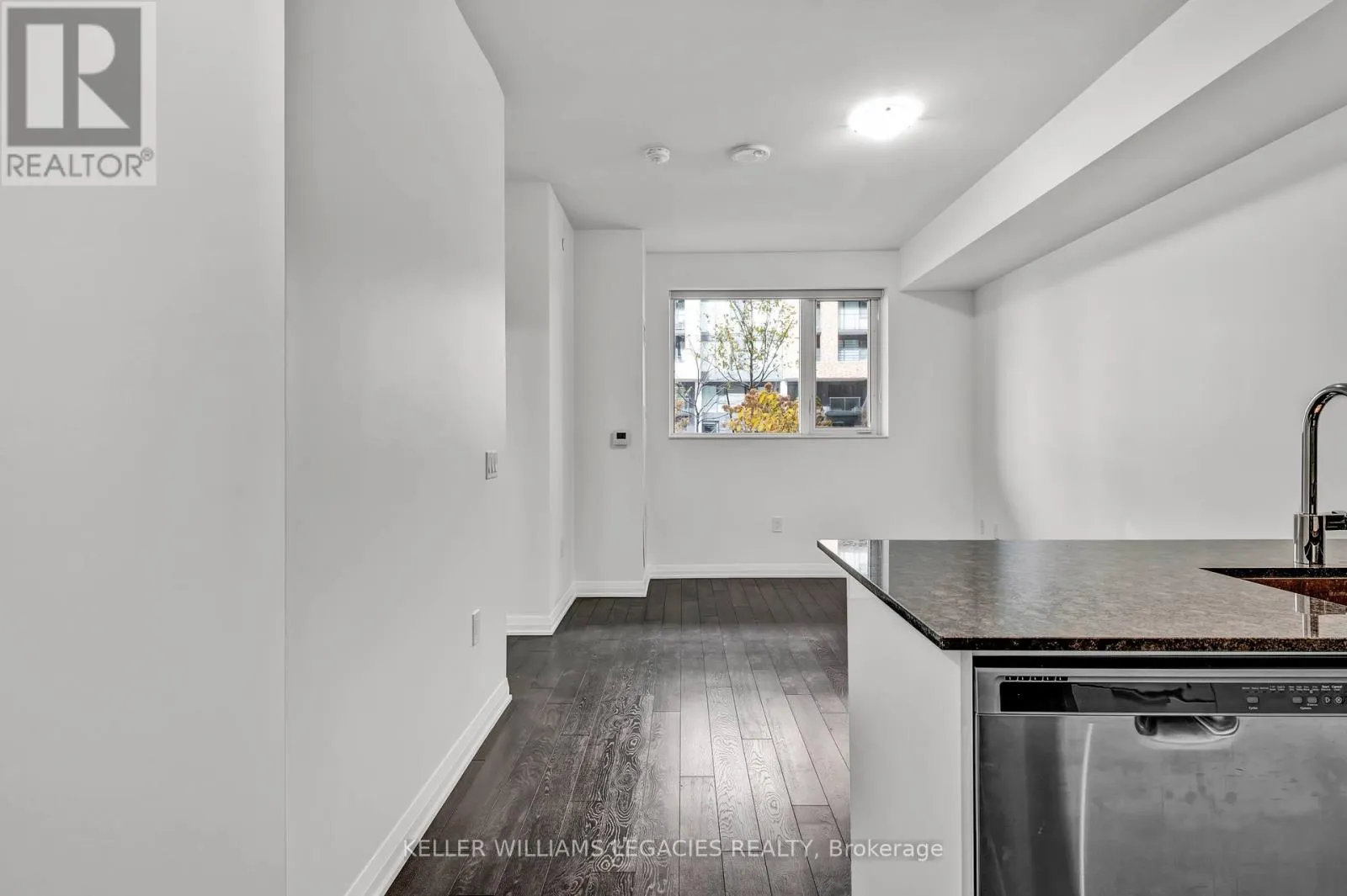 106 - 99 EAGLE ROCK WAY