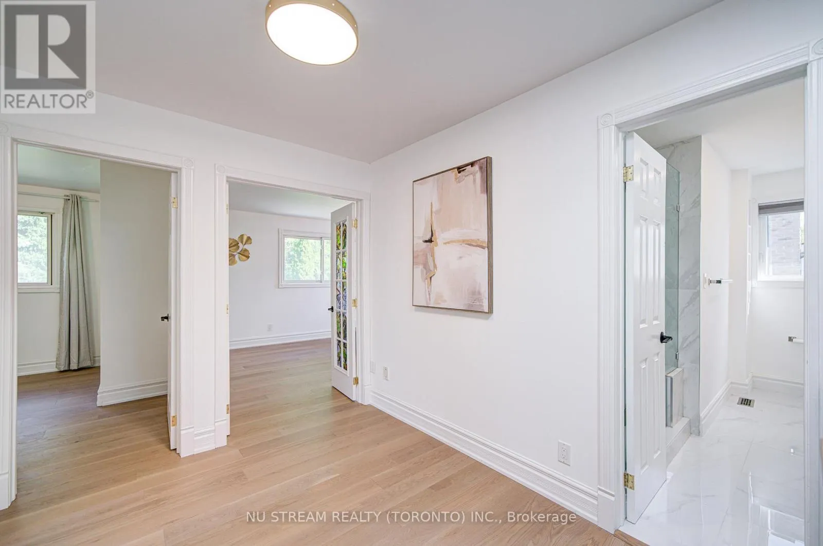 8 HEMINGWAY CRESCENT