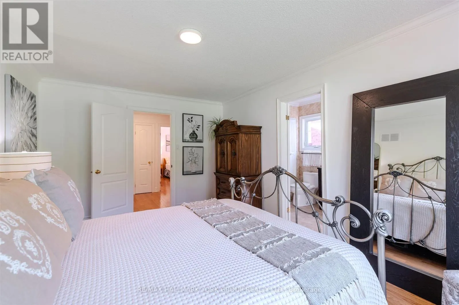 332 JOHN BOWSER CRESCENT